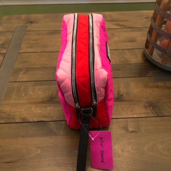 Betsey Johnson Travel Bag - Picture 2 of 16